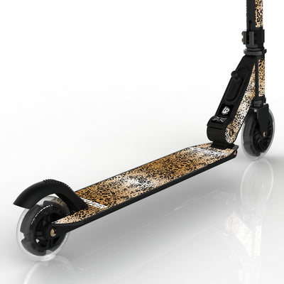 LIFERYDER QUEST Leopard Sprint light-up LED wheels scooter detail